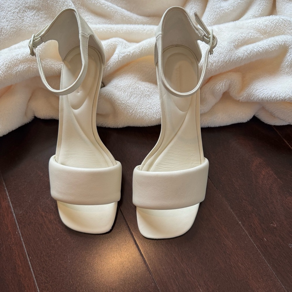 Vince Cream Ankle Strap kitten heel sandals. - Picture 2 of 8